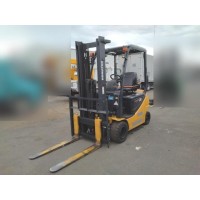 Xe nâng điện 2 tấn Komatsu chui công dịch giá bình điện Hitachi 48V 402Ah. Model FB20A-12 V3.0 VSFL402 Nhật bãi 2021. Giao xe tại Tân Trường Hải Dương.